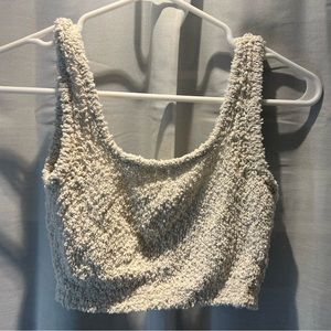 Aritzia Babaton size xs fuzzy crop top